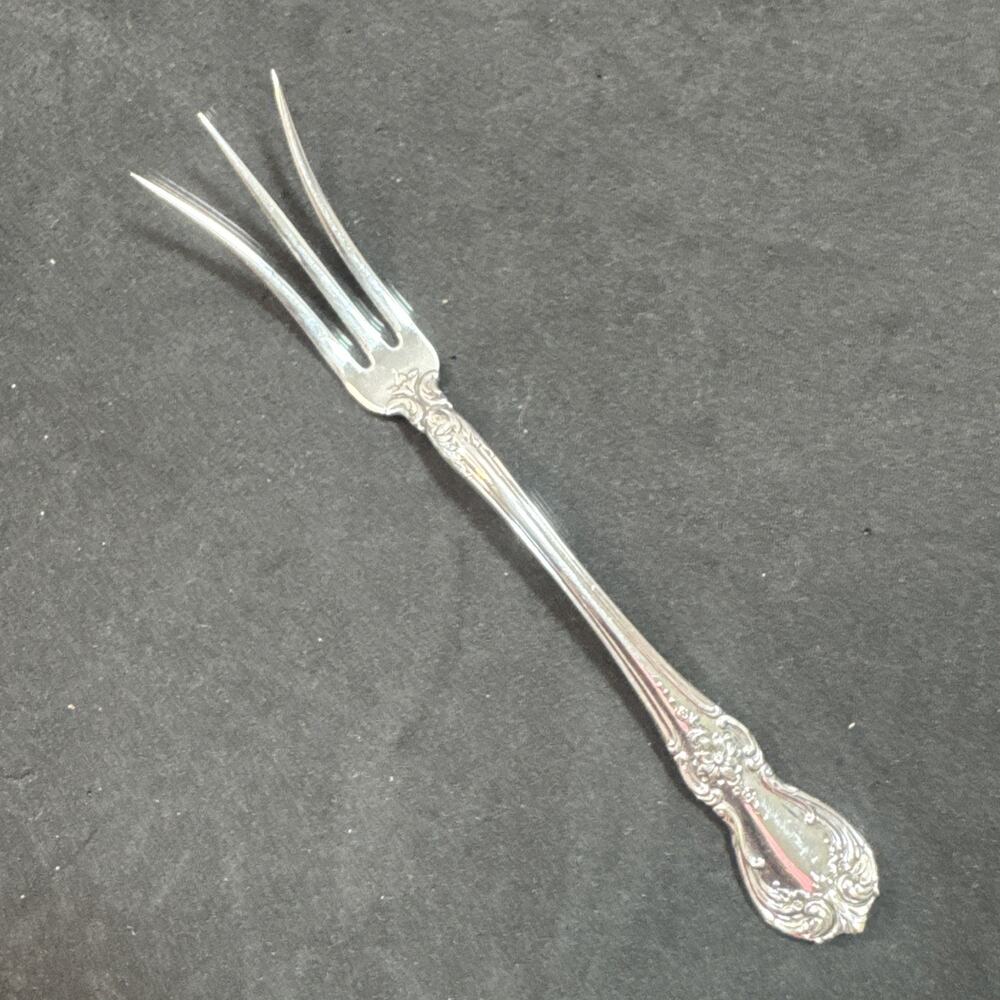 Old Master by Towle Sterling Silver individual Lemon Fork 5.25" 16.8 Grams